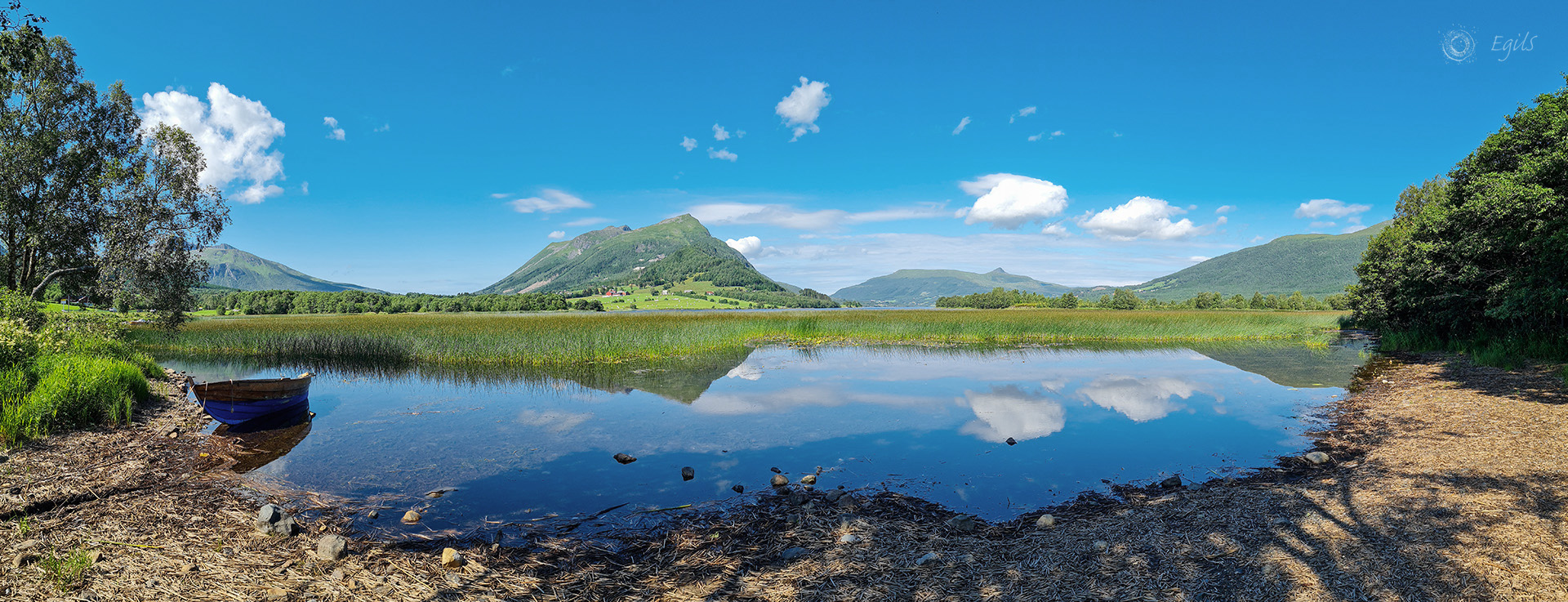 Panorama Nåsvatnet i Eide på Nordmøre.
