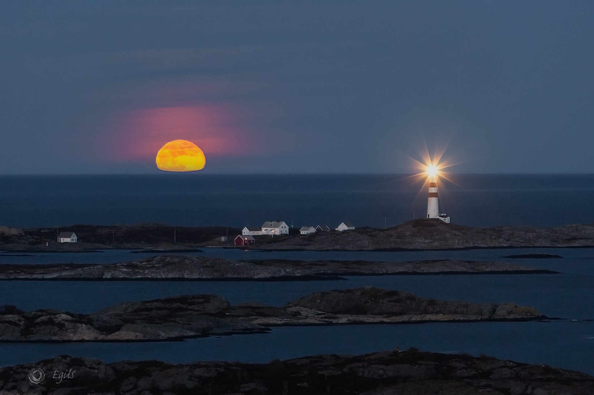 Fullmåne ved Oksøy fyr, Kristiansand.